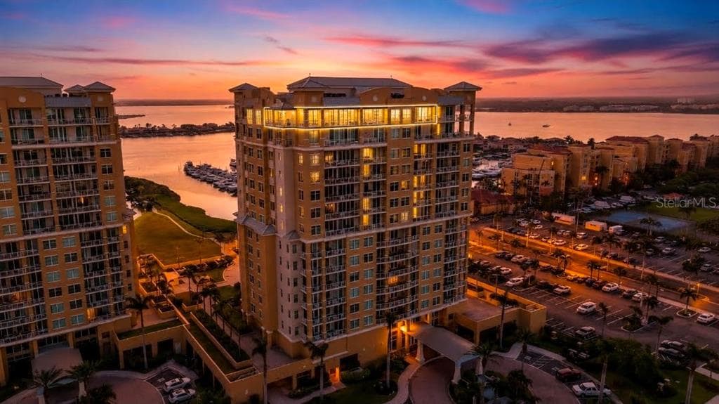 130 RIVIERA DUNES WAY # PH202, PALMETTO, FL 34221