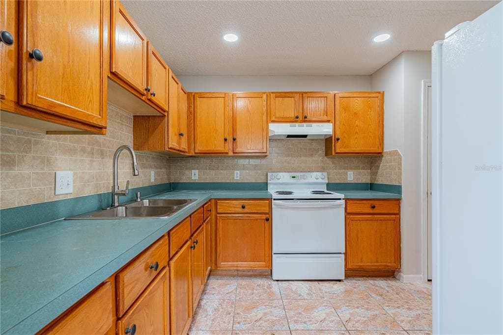 746-748 MINK CT, POINCIANA, FL 34759 — zdjęcie 5