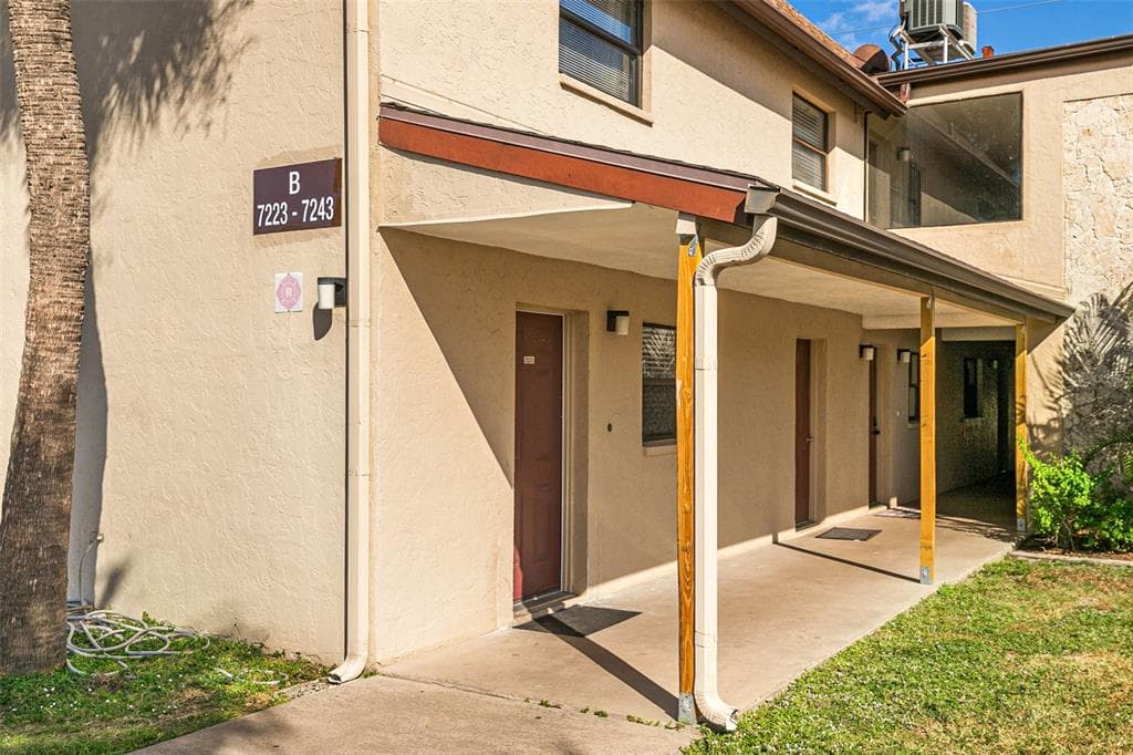 7223 CLOISTER DRIVE # 111, SARASOTA, FL 34231