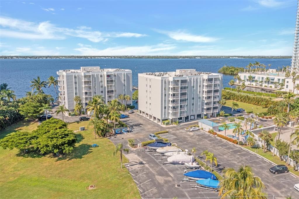 2875 PALM BEACH BOULEVARD # 205, FORT MYERS, FL 33916 — zdjęcie 2