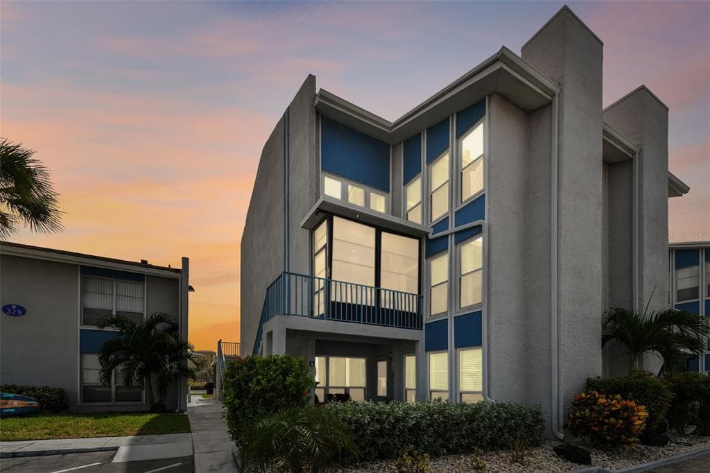 315 MEDALLION BOULEVARD # E, MADEIRA BEACH, FL 33708
