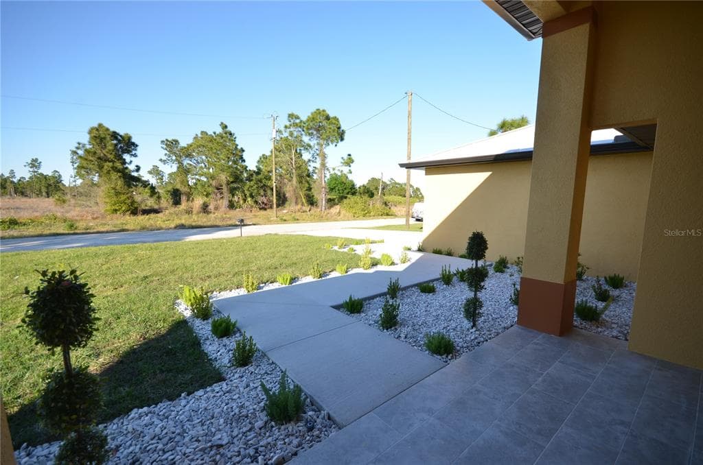 1242 HATHOR STREET E, LEHIGH ACRES, FL 33974 — zdjęcie 4
