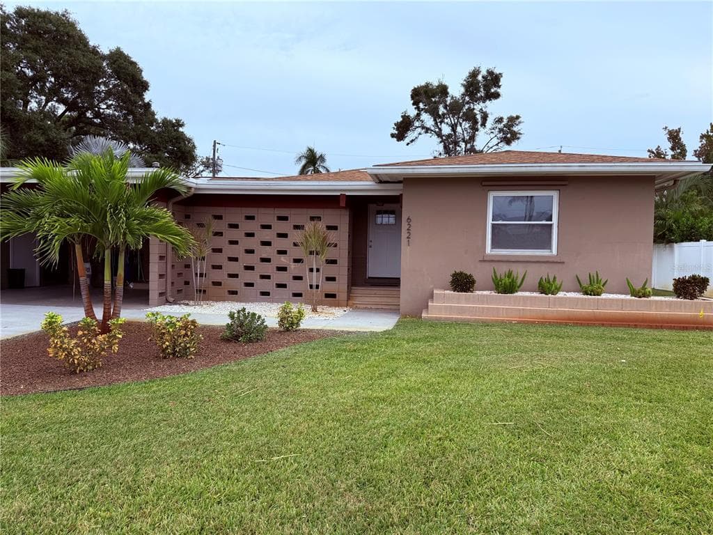 6221 6TH AVENUE N, ST PETERSBURG, FL 33710 — zdjęcie 3