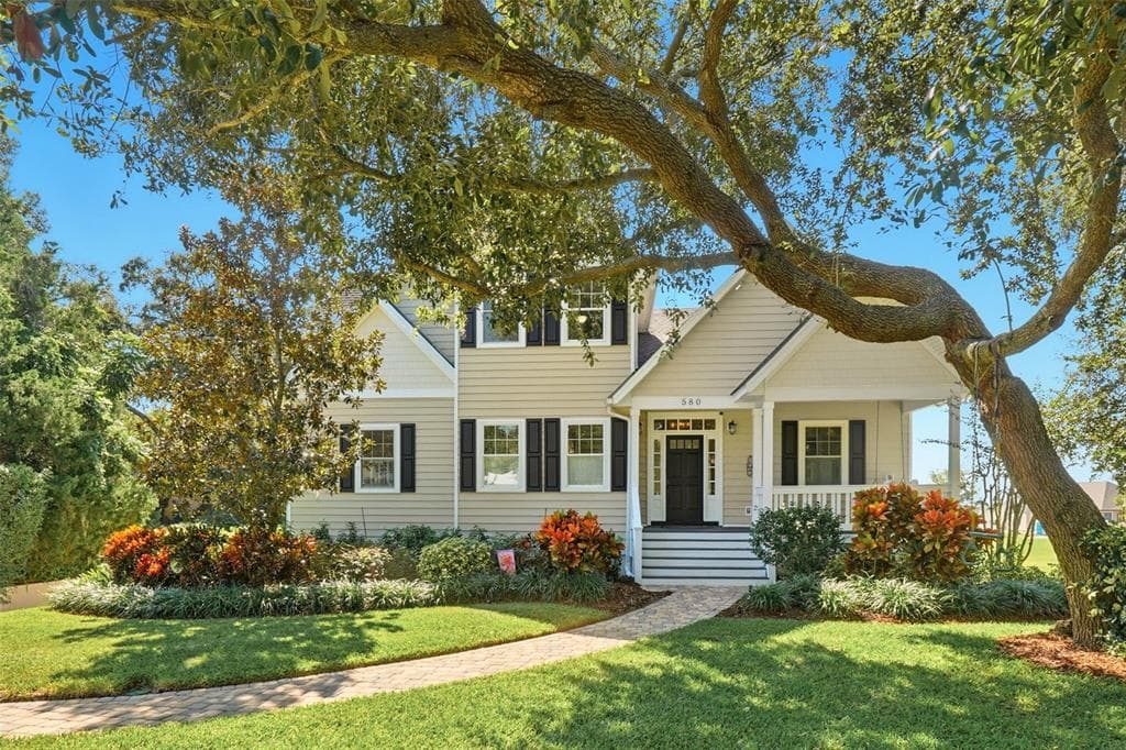 580 W 10TH AVENUE, MOUNT DORA, FL 32757