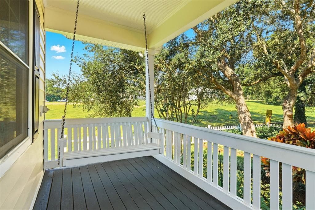 580 W 10TH AVENUE, MOUNT DORA, FL 32757 — zdjęcie 4