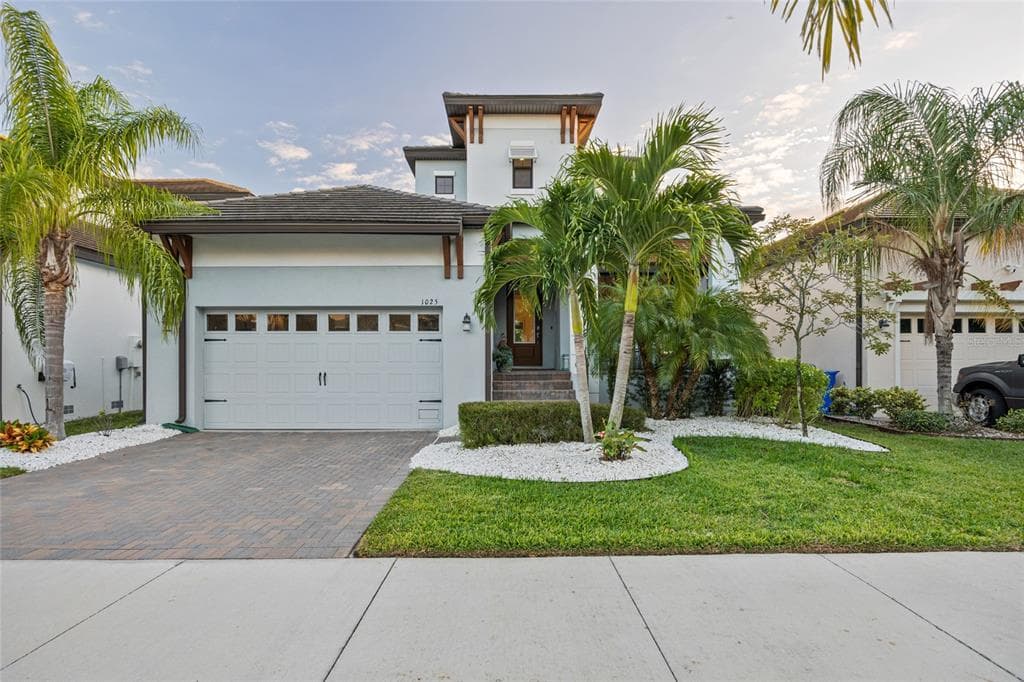 1025 SEAGRAPE DRIVE, RUSKIN, FL 33570
