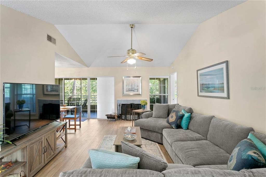 10823 INDIAN HILLS COURT # 33, SEMINOLE, FL 33777 — zdjęcie 2