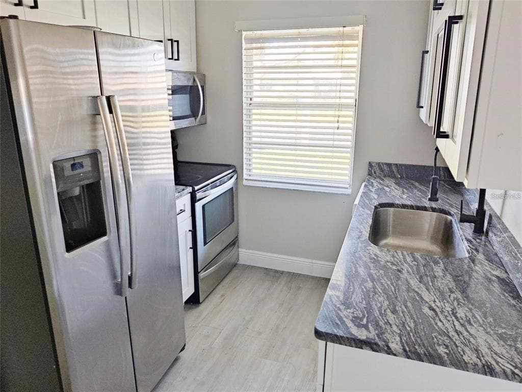 2472 ENTERPRISE ROAD # 6, CLEARWATER, FL 33763 — zdjęcie 3