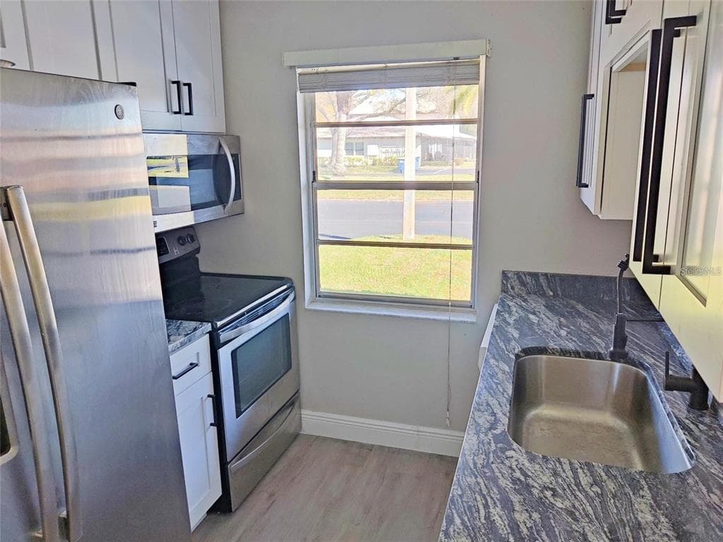 2472 ENTERPRISE ROAD # 6, CLEARWATER, FL 33763 — zdjęcie 5