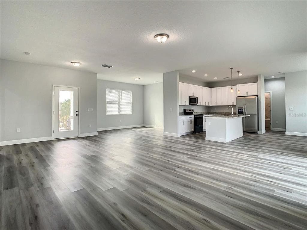 15504 GREENWOOD AVENUE, PORT CHARLOTTE, FL 33981 — zdjęcie 2