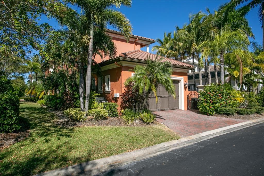 4912 YACHT CLUB DRIVE, TAMPA, FL 33616