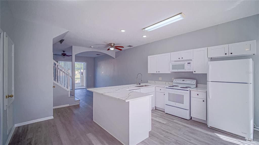 1288 S BEACH CIRCLE, KISSIMMEE, FL 34746 — zdjęcie 2