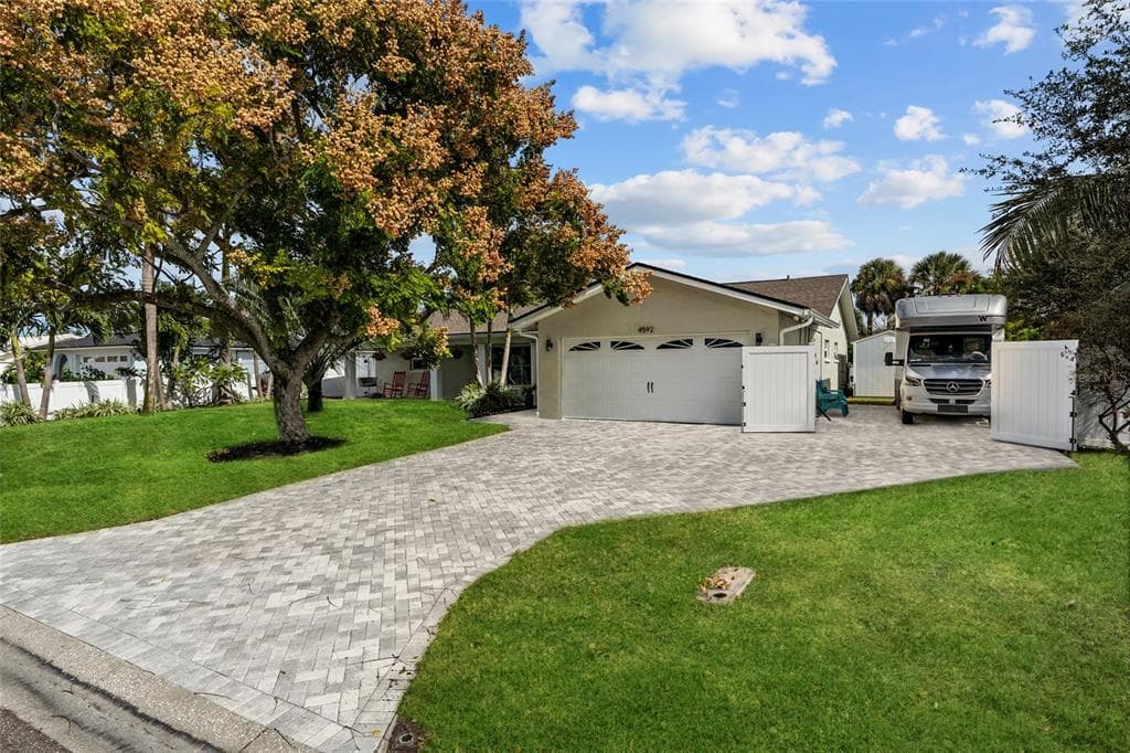 4592 40TH STREET S, ST PETERSBURG, FL 33711