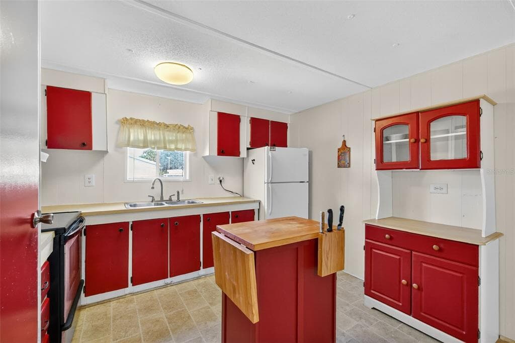563 TAMMI DRIVE, LEESBURG, FL 34788 — zdjęcie 2