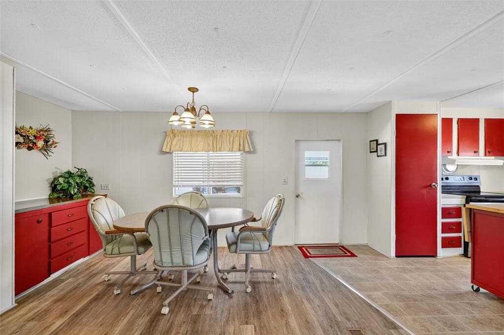 563 TAMMI DRIVE, LEESBURG, FL 34788 — zdjęcie 3