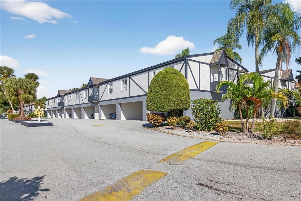 1146 KING ARTHUR COURT # 110, DUNEDIN, FL 34698