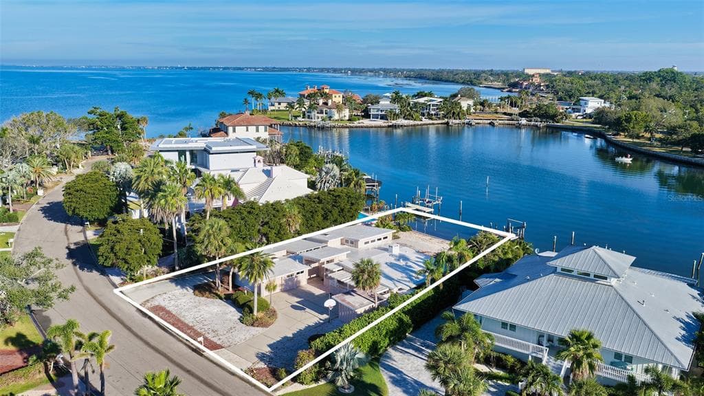 355 S SHORE DRIVE, SARASOTA, FL 34234