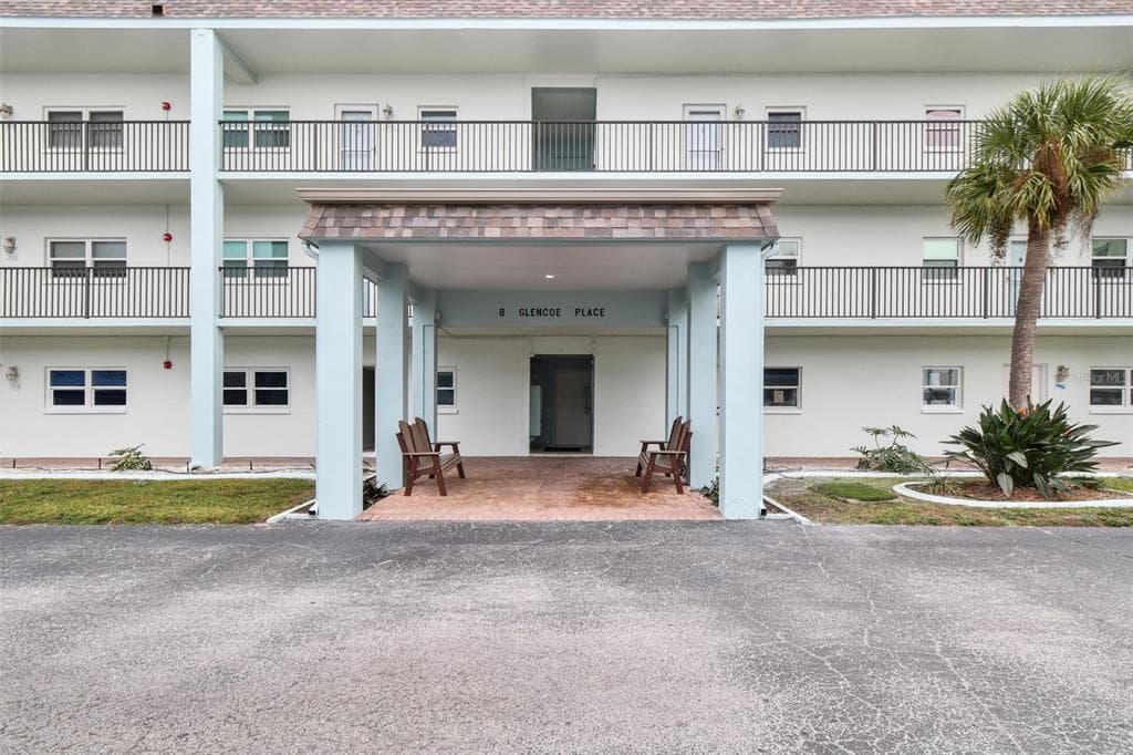 8 GLENCOE PLACE # 107, DUNEDIN, FL 34698 — zdjęcie 2