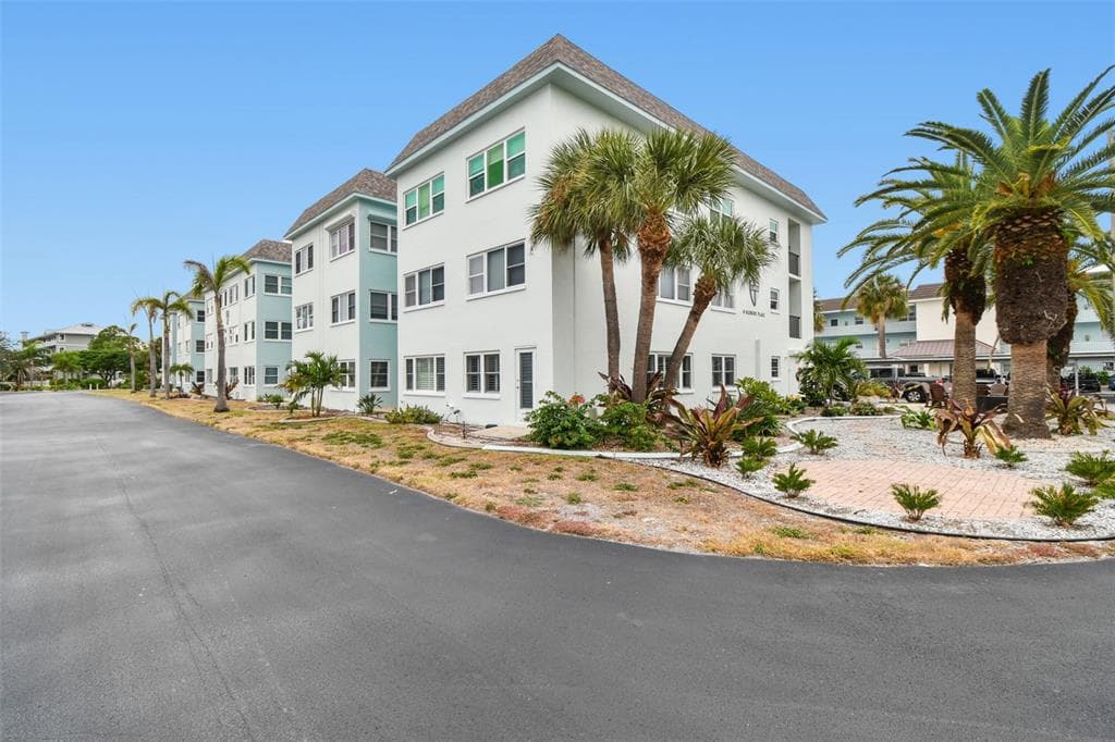 8 GLENCOE PLACE # 107, DUNEDIN, FL 34698 — zdjęcie 3