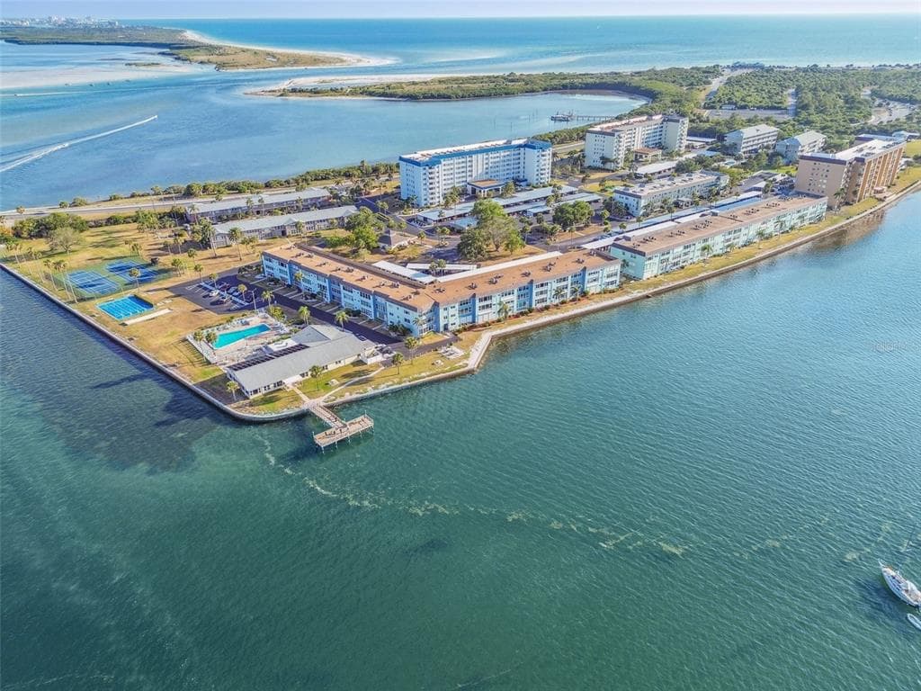 8 GLENCOE PLACE # 107, DUNEDIN, FL 34698