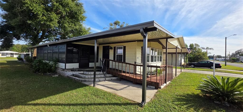 5650 BENTON STREET, ZEPHYRHILLS, FL 33542 — zdjęcie 2