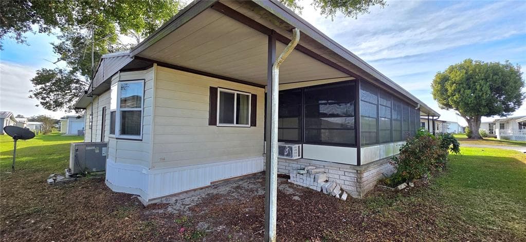 5650 BENTON STREET, ZEPHYRHILLS, FL 33542 — zdjęcie 4