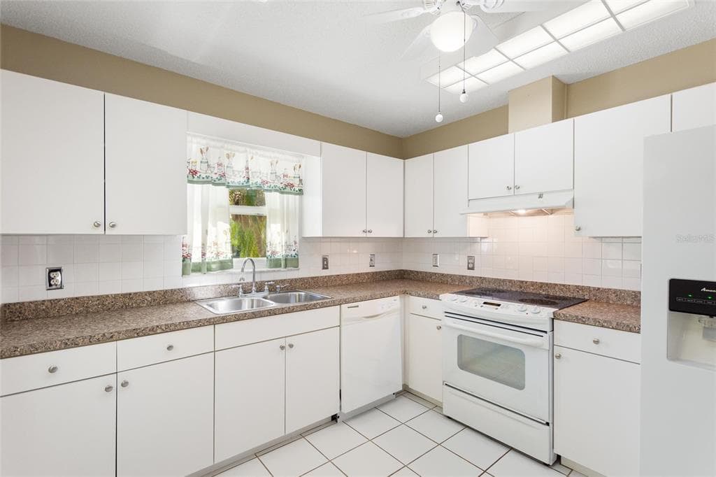 679 FORT DUQUESNA DRIVE, SUN CITY CENTER, FL 33573 — zdjęcie 2