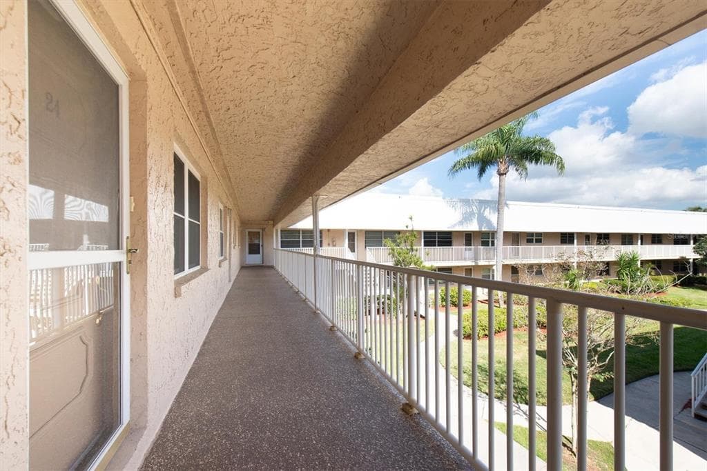 10032 65TH AVENUE N # 24, ST PETERSBURG, FL 33708 — zdjęcie 4