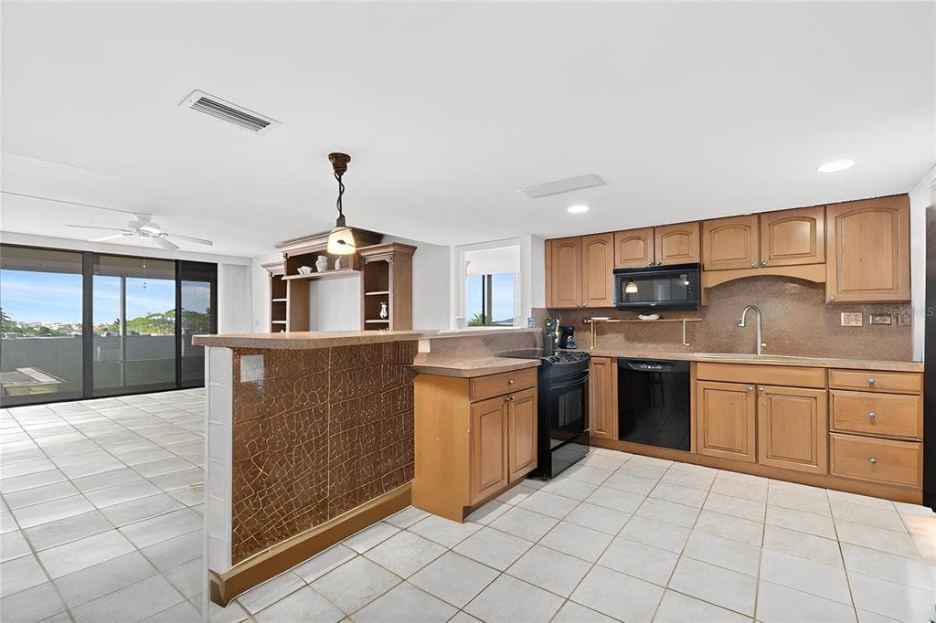 500 TREASURE ISLAND CAUSEWAY # 406, TREASURE ISLAND, FL 33706 — zdjęcie 5
