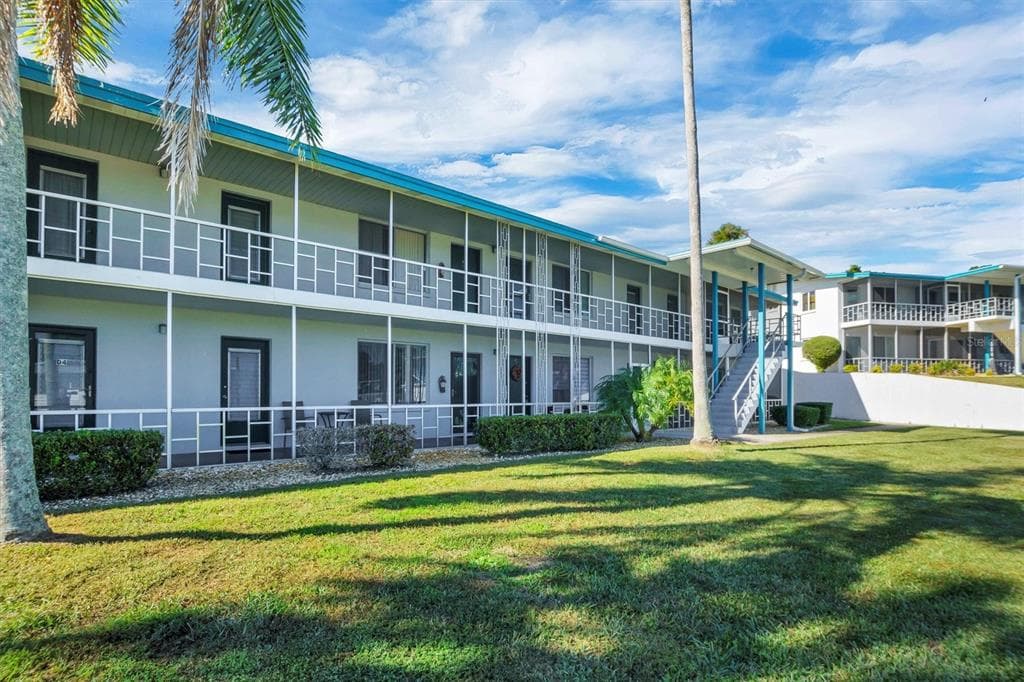 1600 W LAKE PARKER DRIVE # D5, LAKELAND, FL 33805