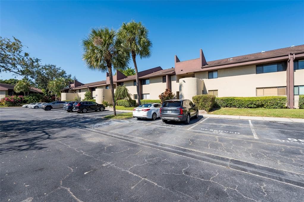 735 S VILLAGE DRIVE N # 206, ST PETERSBURG, FL 33716 — zdjęcie 3