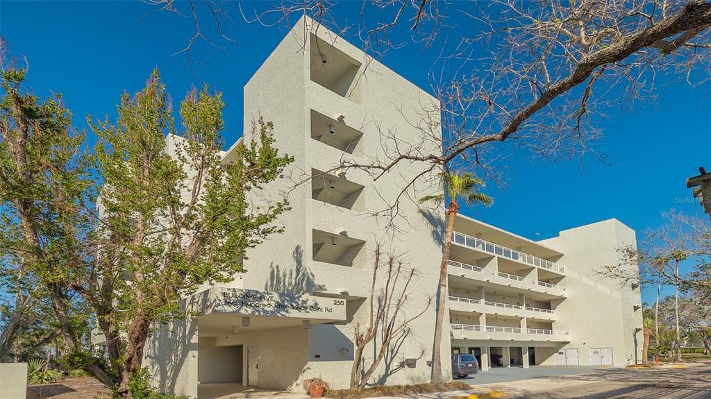 250 SANDS POINT ROAD # 5101, LONGBOAT KEY, FL 34228
