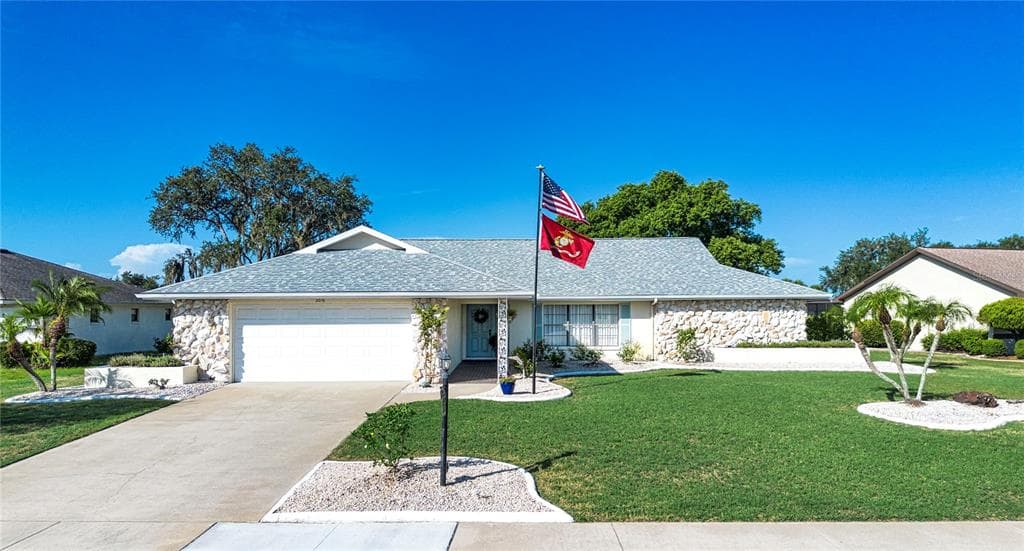 2016 E VIEW DRIVE, SUN CITY CENTER, FL 33573 — zdjęcie 2