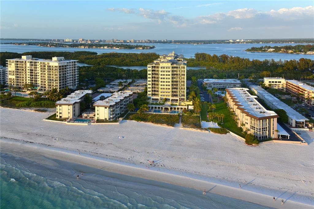 2050 BENJAMIN FRANKLIN DRIVE # B704, SARASOTA, FL 34236