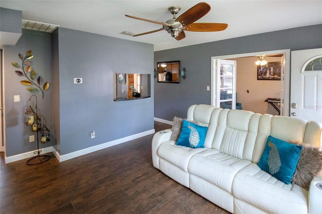 1725 BRADSHAW LANE N, ST PETERSBURG, FL 33710 — zdjęcie 5