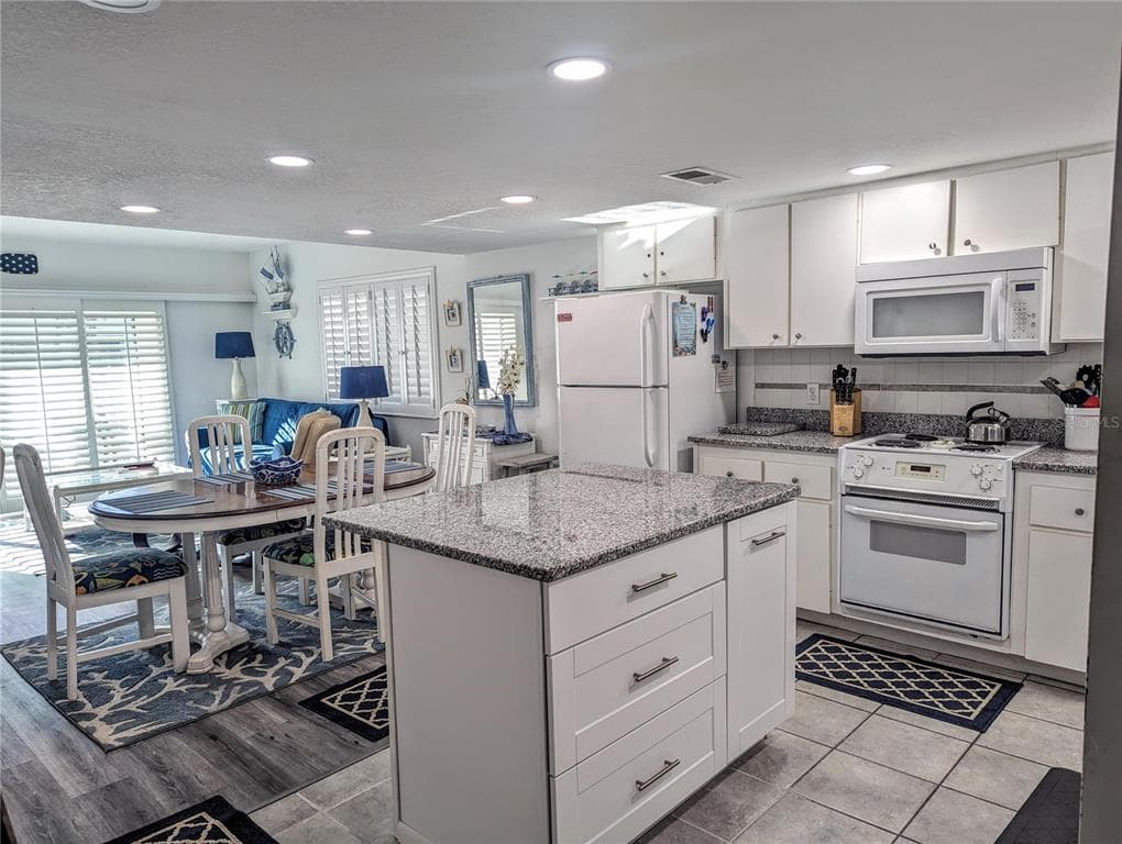 815 OCEAN SHORE BOULEVARD # 11A, ORMOND BEACH, FL 32176 — zdjęcie 2