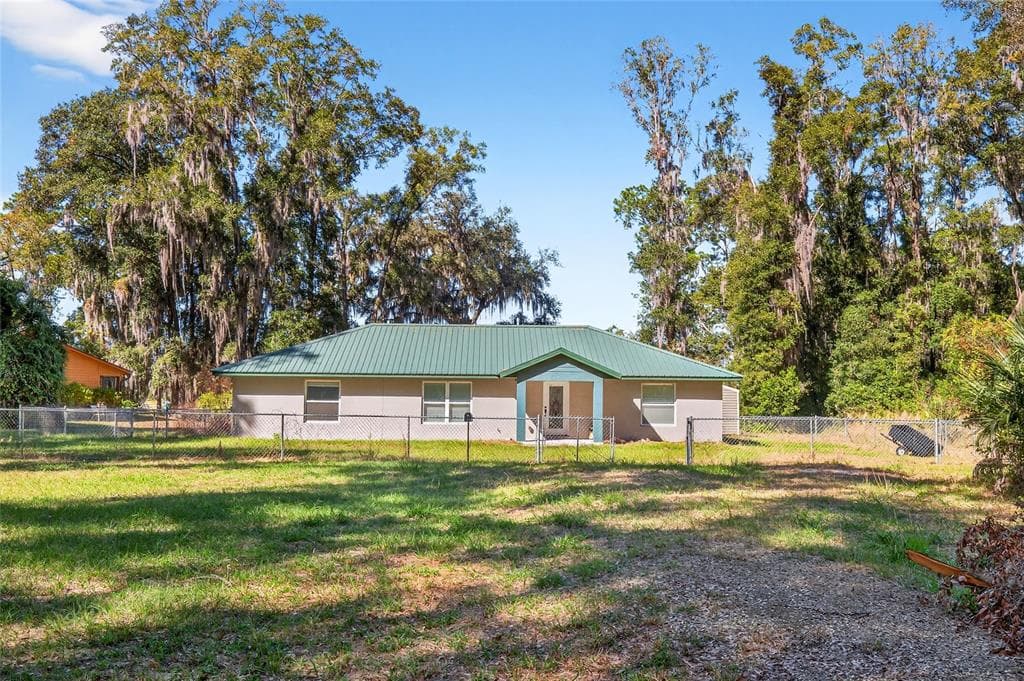 201 N WEST STREET, INTERLACHEN, FL 32148