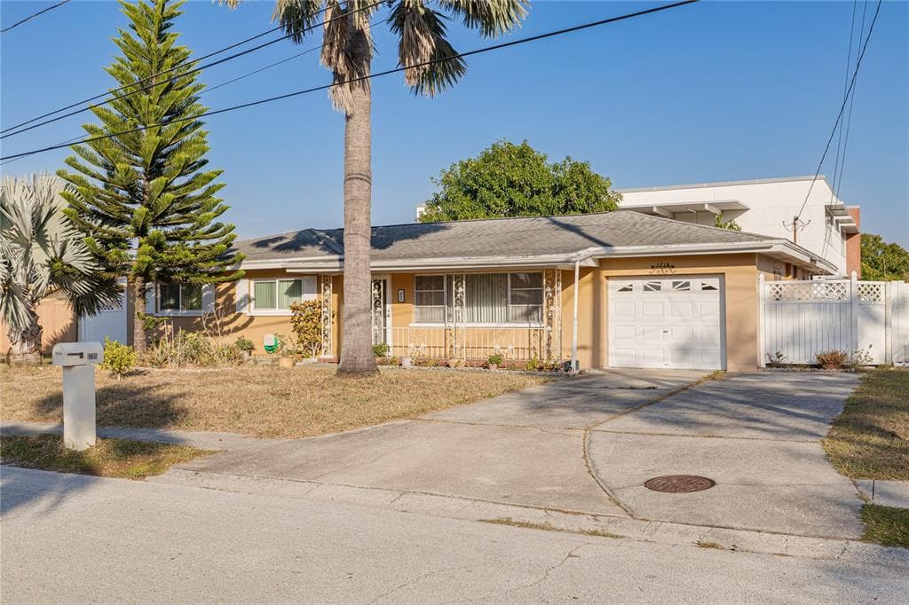 1715 S JEFFERSON AVENUE, LARGO, FL 33770