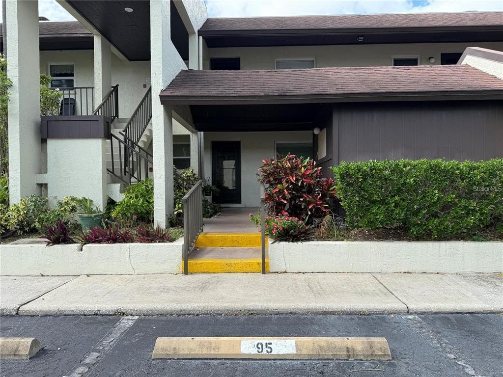 1100 E BAY DRIVE # 95, LARGO, FL 33770