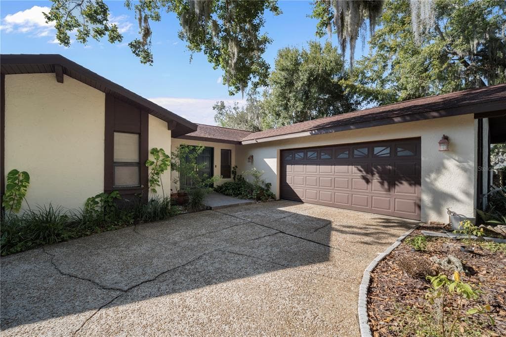 11210 ELDERBERRY COURT, CLERMONT, FL 34715