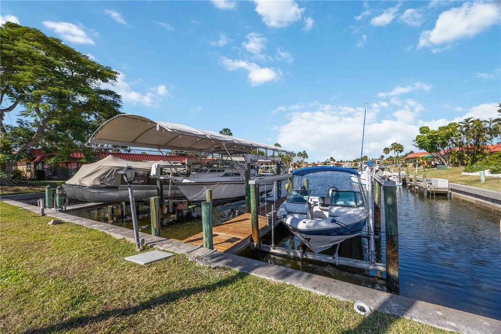 9608 VALENCIA COVE, BRADENTON, FL 34210