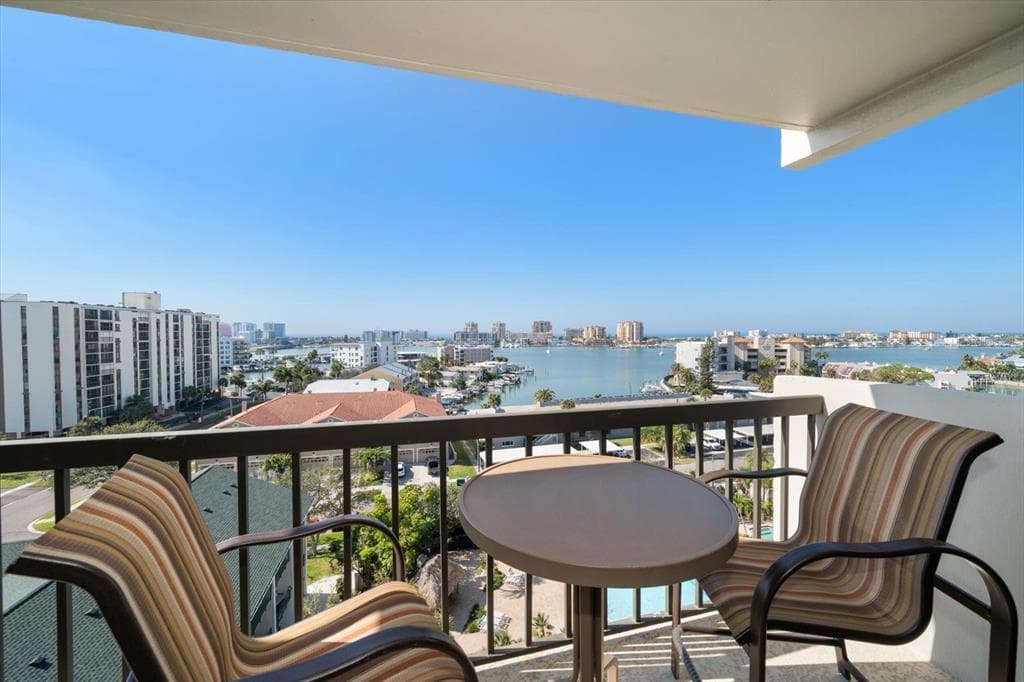 400 ISLAND WAY # 901, CLEARWATER BEACH, FL 33767