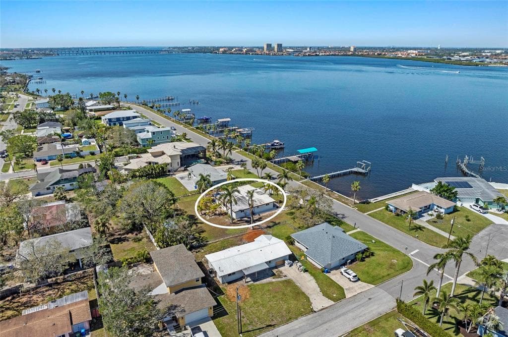2014 RIVERSIDE DRIVE E, BRADENTON, FL 34208