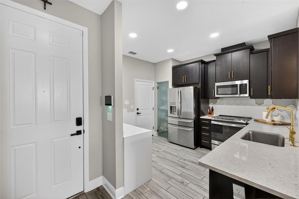 2419 FOGGY CREEK CIRCLE, CLEARWATER, FL 33764 — zdjęcie 4