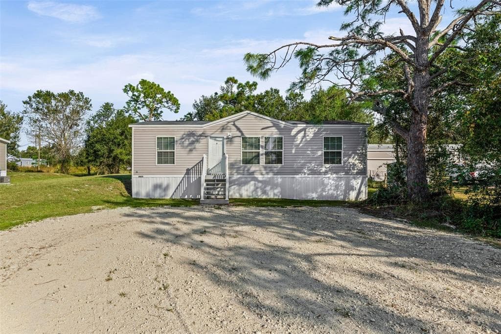 8432 SWEDEN BOULEVARD, PUNTA GORDA, FL 33982 — zdjęcie 2