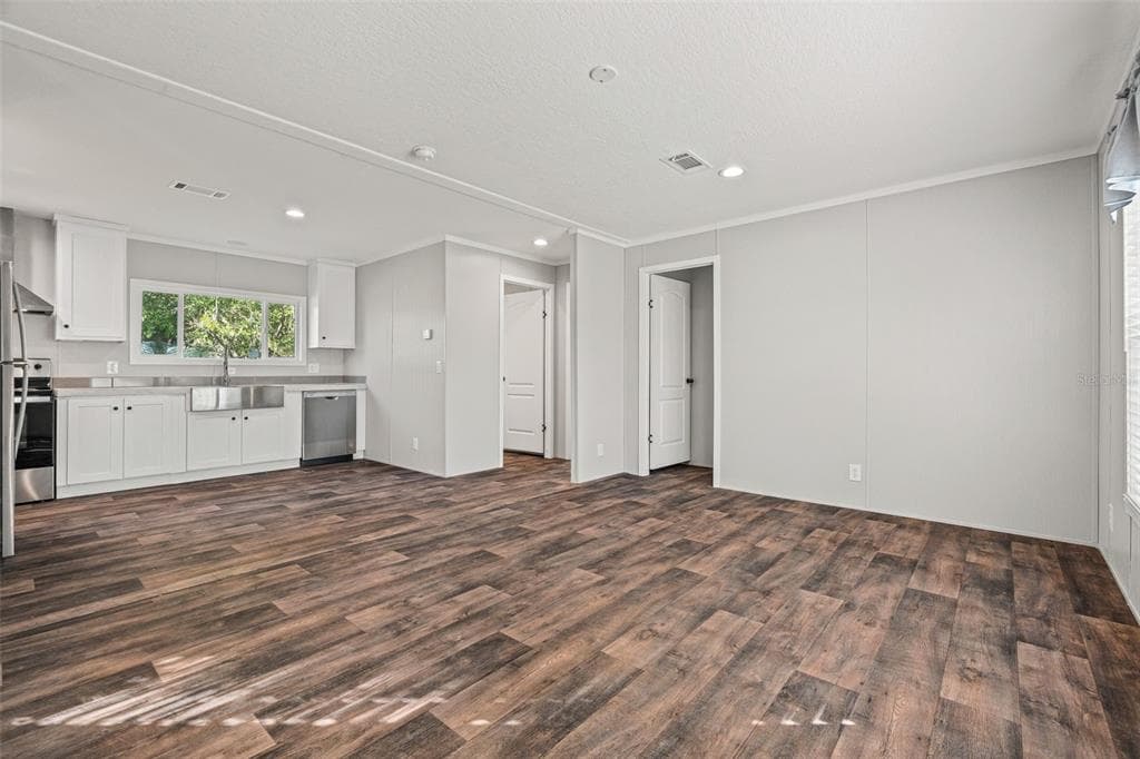 8432 SWEDEN BOULEVARD, PUNTA GORDA, FL 33982 — zdjęcie 5