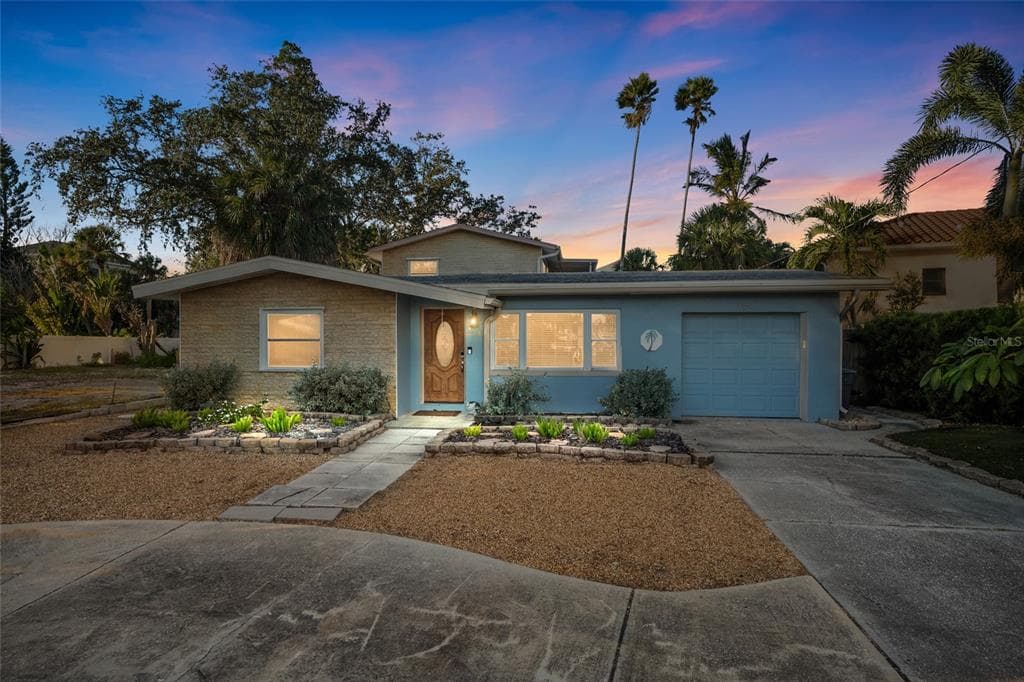 284 44TH AVENUE, ST PETE BEACH, FL 33706