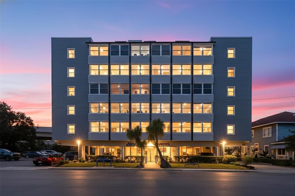 841 4TH AVENUE N # 32, ST PETERSBURG, FL 33701