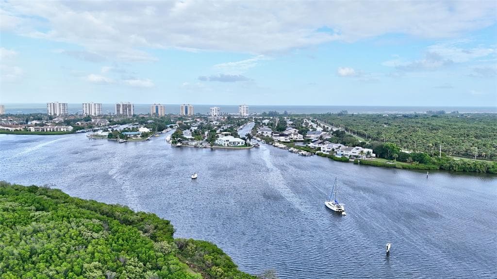 2486 HARBOUR COVE DRIVE, HUTCHINSON ISLAND, FL 34949 — zdjęcie 2