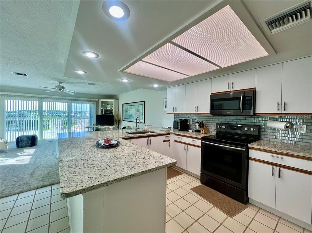 2486 HARBOUR COVE DRIVE, HUTCHINSON ISLAND, FL 34949 — zdjęcie 5